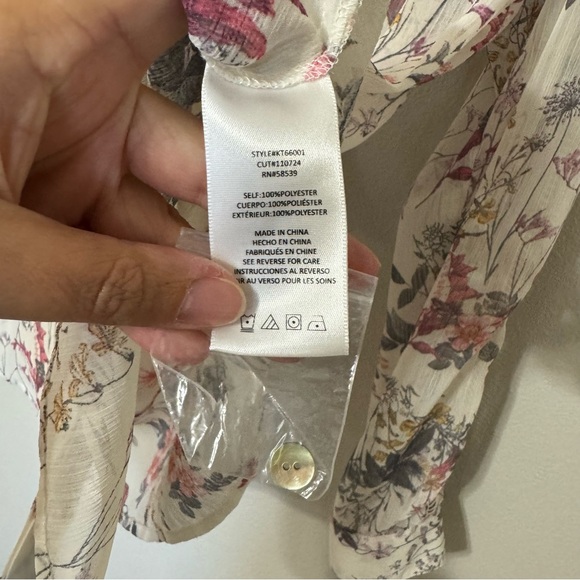 Kut From the Kloth Sheer Floral Button Down Blouse—M - Picture 8 of 9